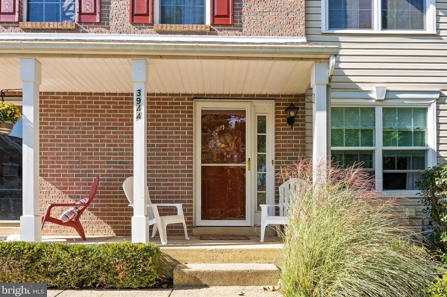 3944 Captain Molly Cir, Gardenville, PA