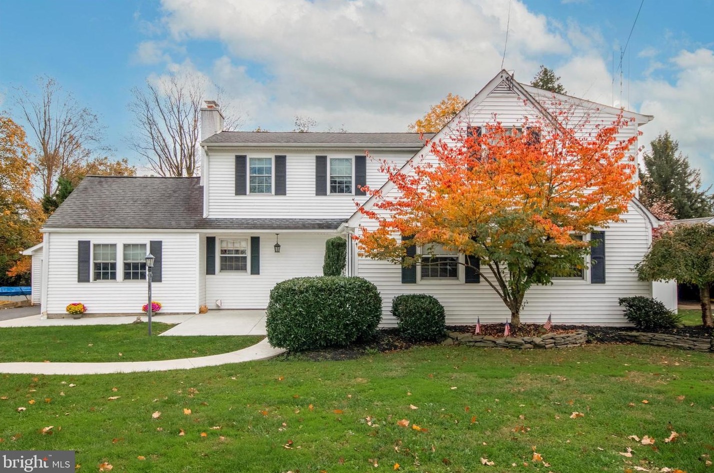 117 Village Dr, Langhorne, PA 19053-6434