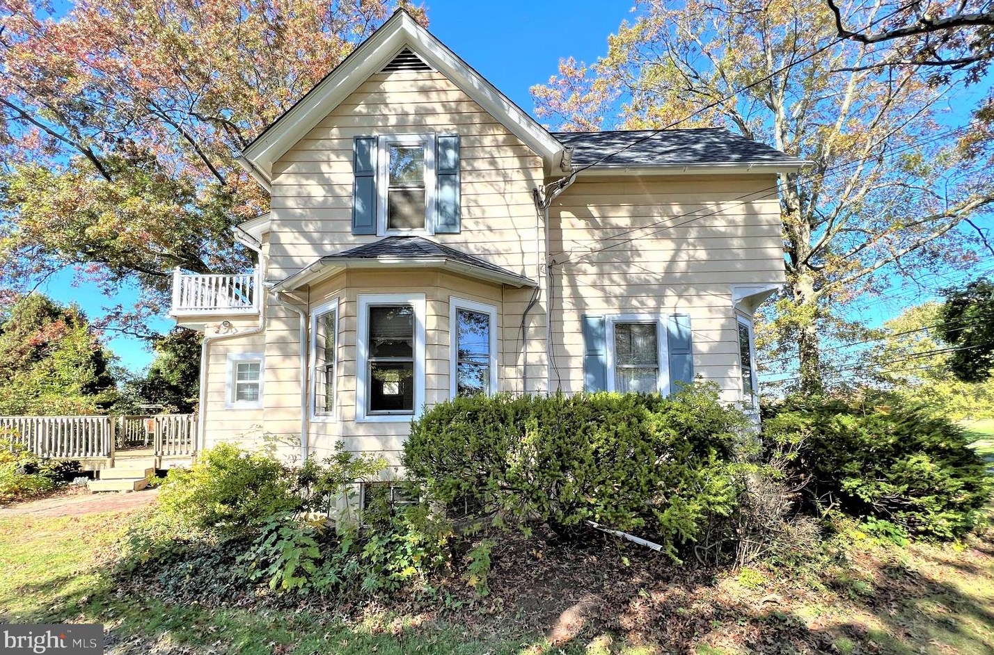 726 Blooming Glen Rd, Perkasie PA  18944-1116 exterior