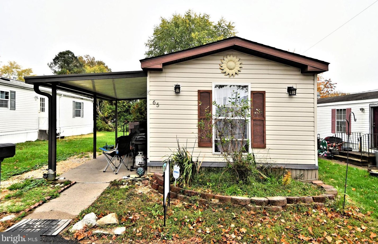 65 Harrison Dr, Fairless Hills, PA 19030-2016