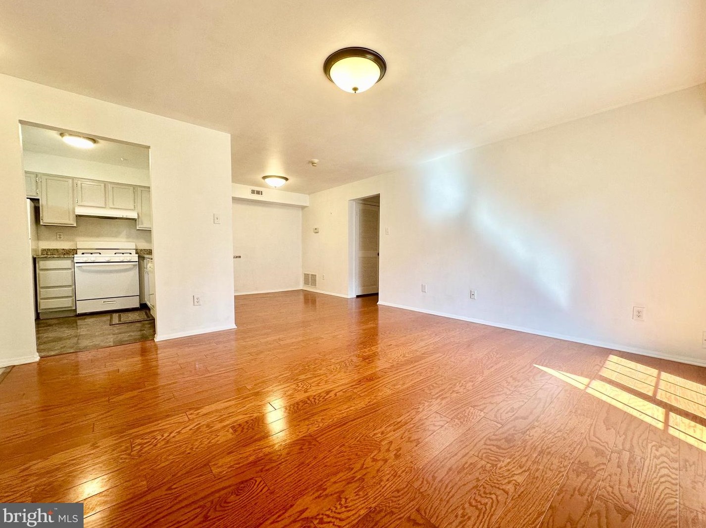 207 Society Pl, Upper Makefield PA  18940-3266 exterior