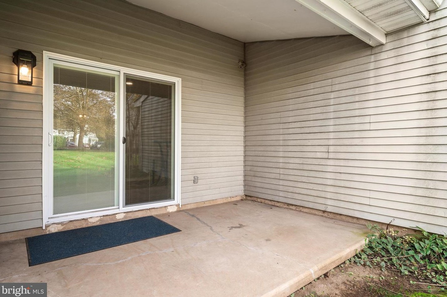 72 Greenridge Cir, Upper Makefield PA  18940-2355 exterior