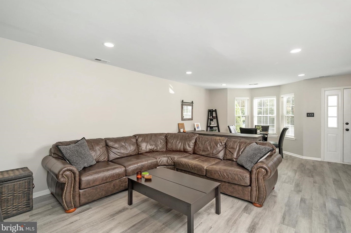 72 Greenridge Cir, Upper Makefield PA  18940-2355 exterior