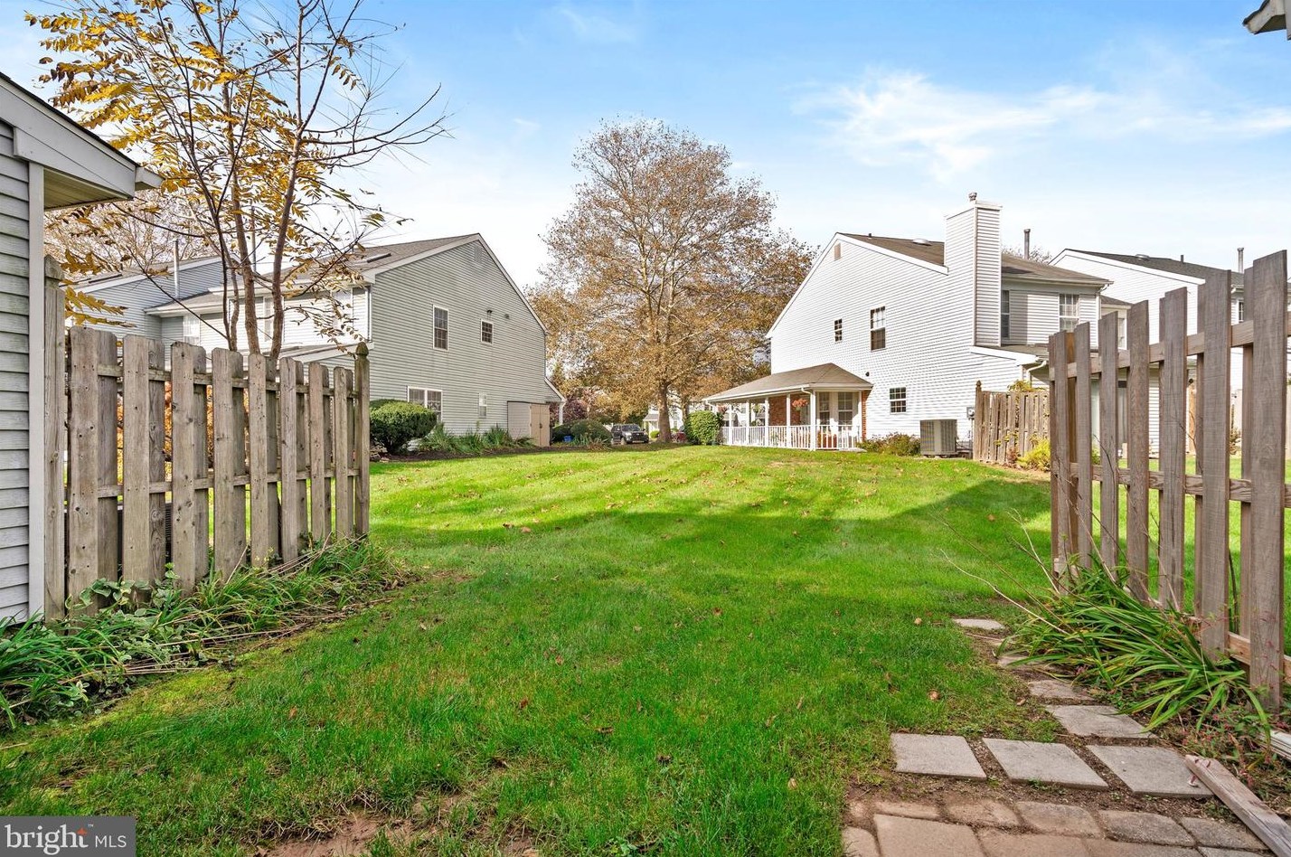 72 Greenridge Cir, Upper Makefield PA  18940-2355 exterior