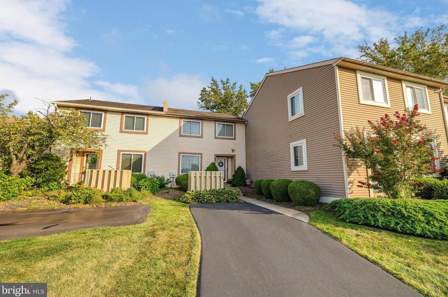 28 Citadel Cir, Chalfont, PA 18914