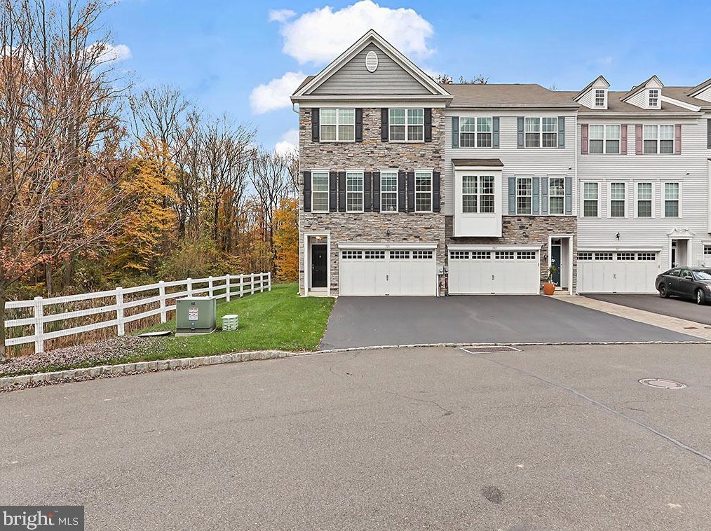 523 Chestnut Ct, Langhorne, PA 19047