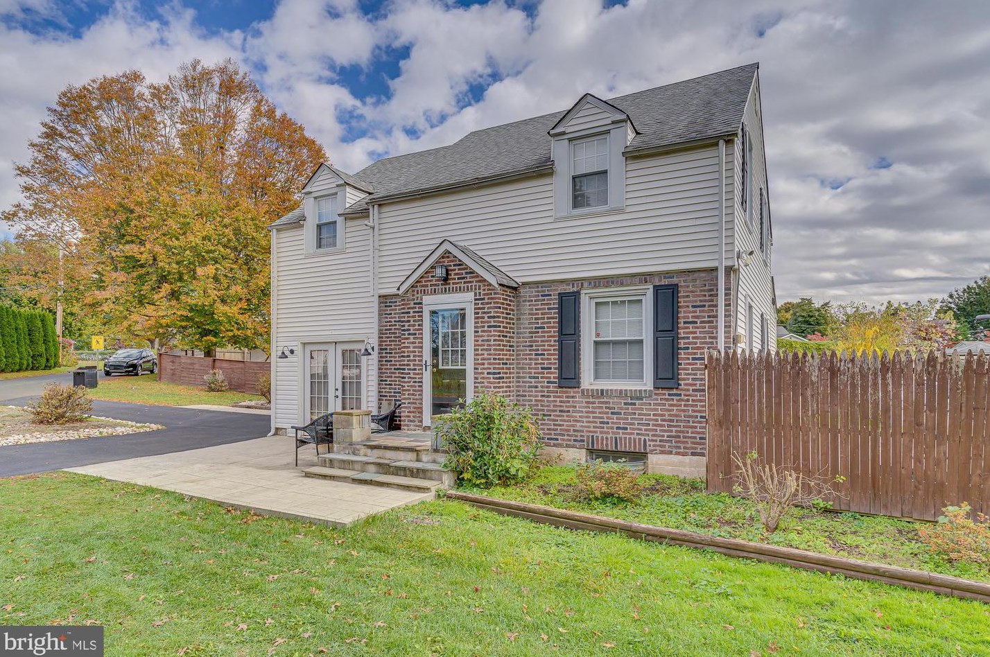 39 Park Ln, Langhorne, PA 19053-6045