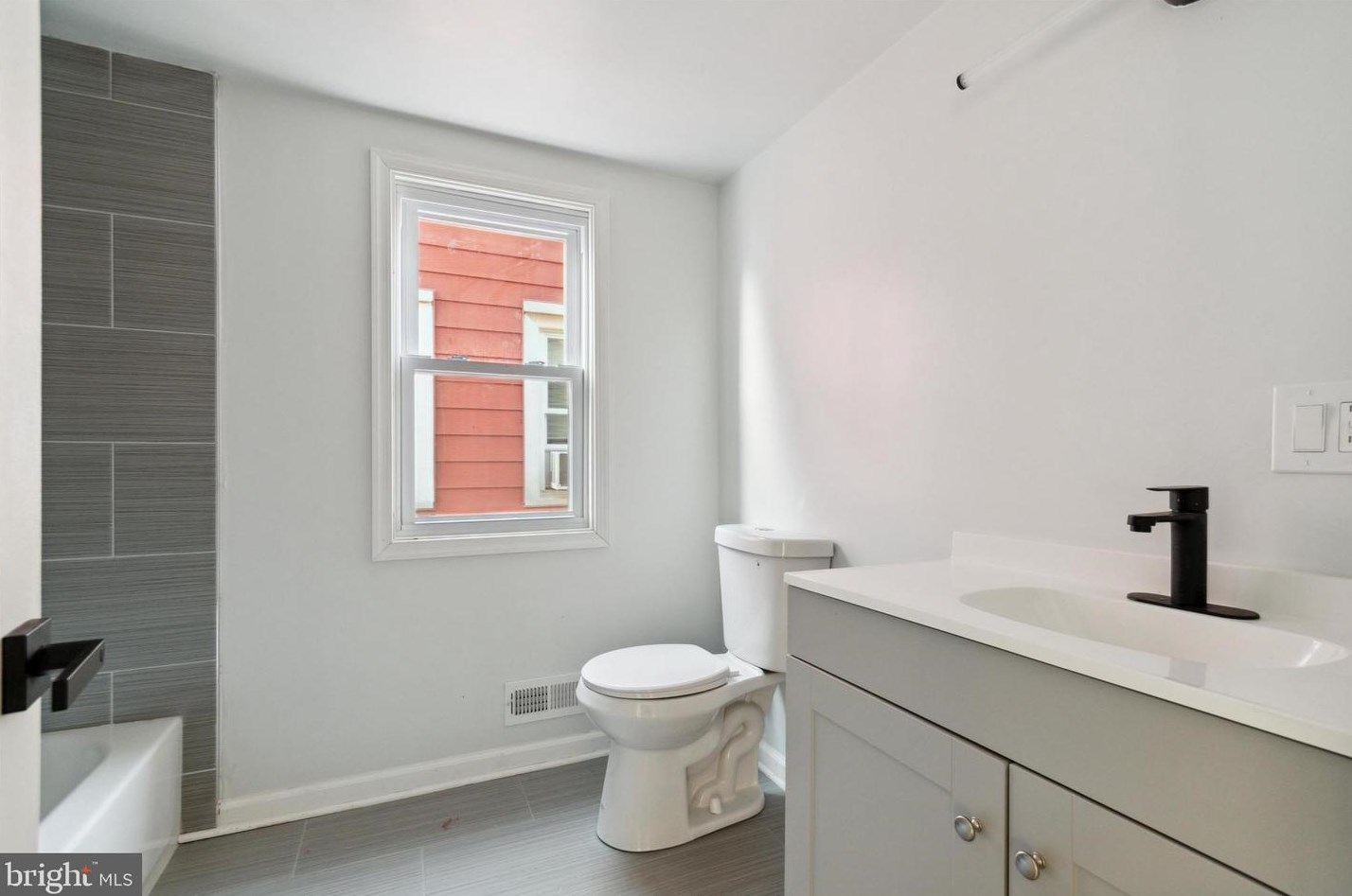 635 Corson St, Edgely PA  19007-3831 exterior