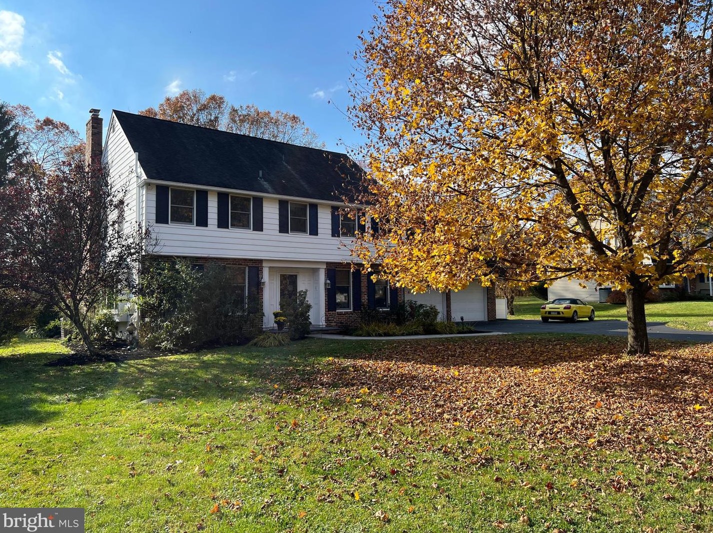 34 Sunnybrook Dr, Gardenville, PA