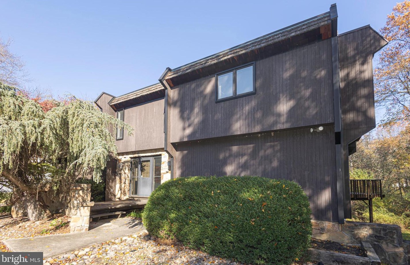 868 Gainsway Rd, Yardley, PA 19067