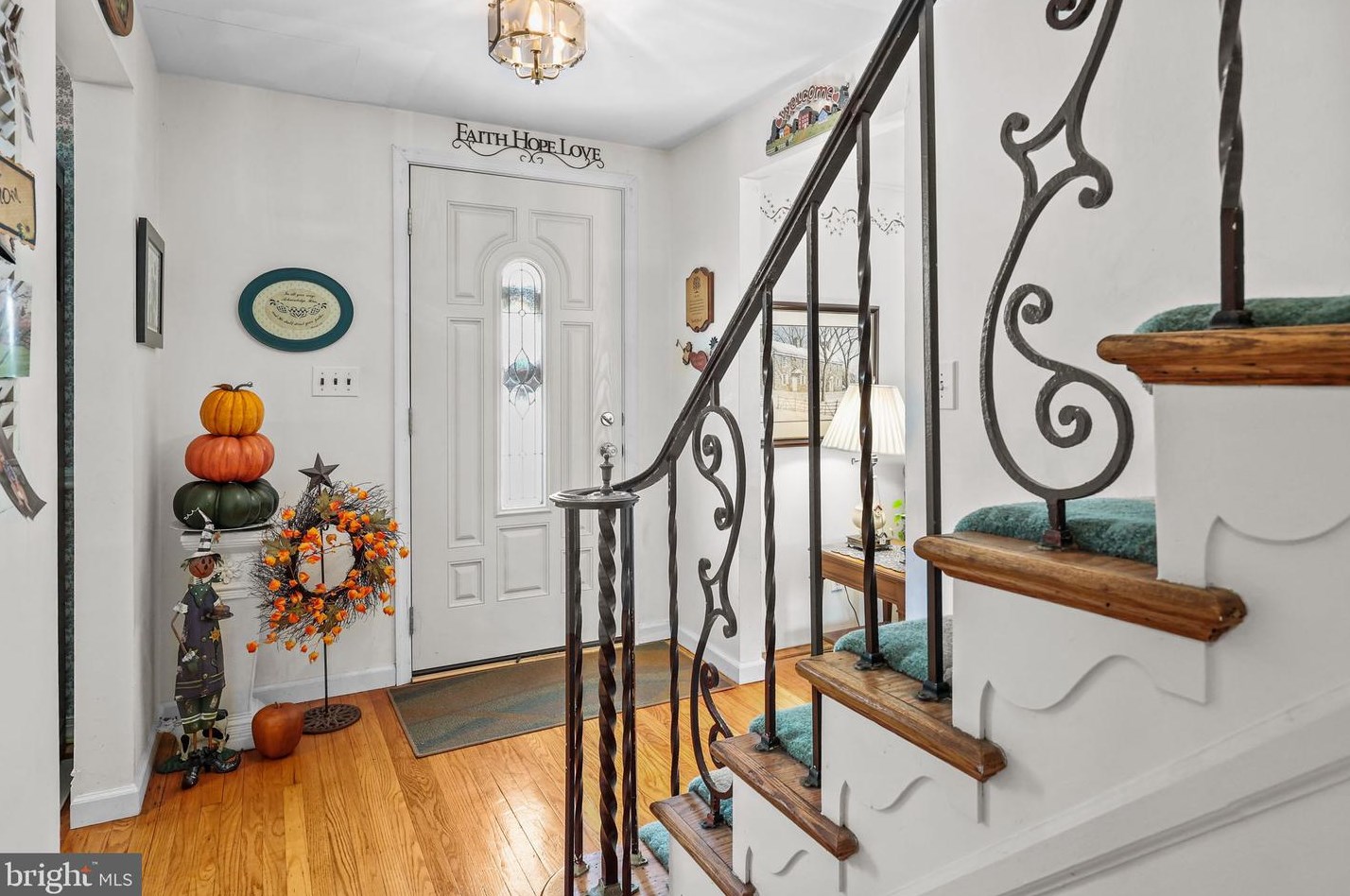 25 E Patricia Rd, Southampton, PA 18966