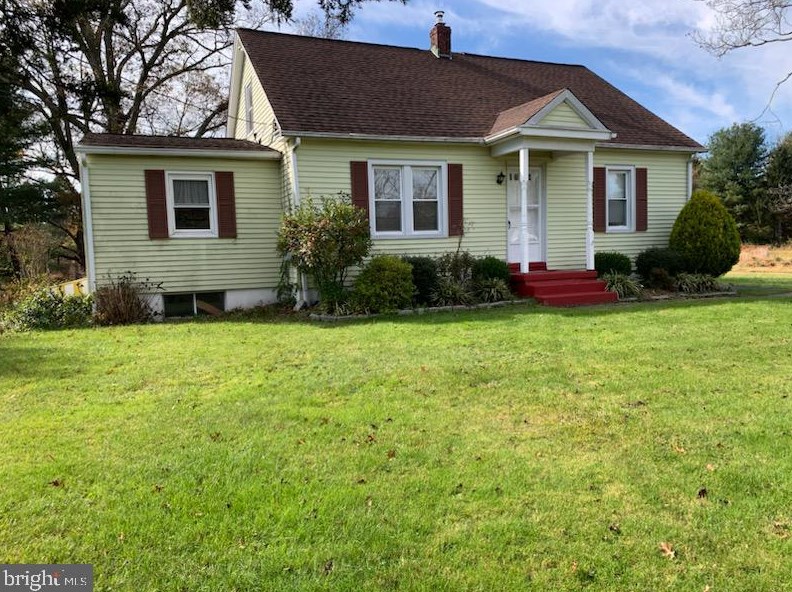 66 Meetinghouse Rd, Gardenville, PA 18901