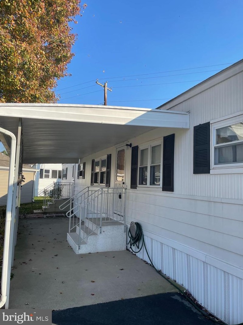 3 Country View Ln, Chalfont, PA 18914