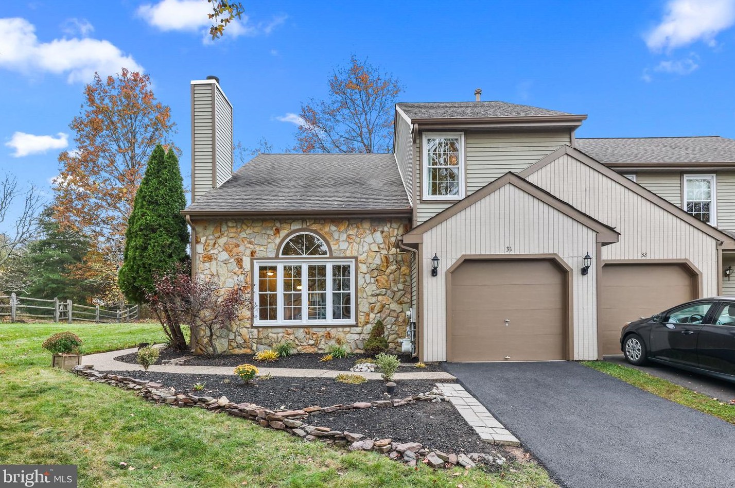 31 Laurel Cir, Upper Makefield PA  18940-3256 exterior