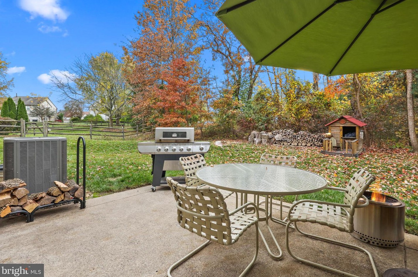 31 Laurel Cir, Upper Makefield PA  18940-3256 exterior