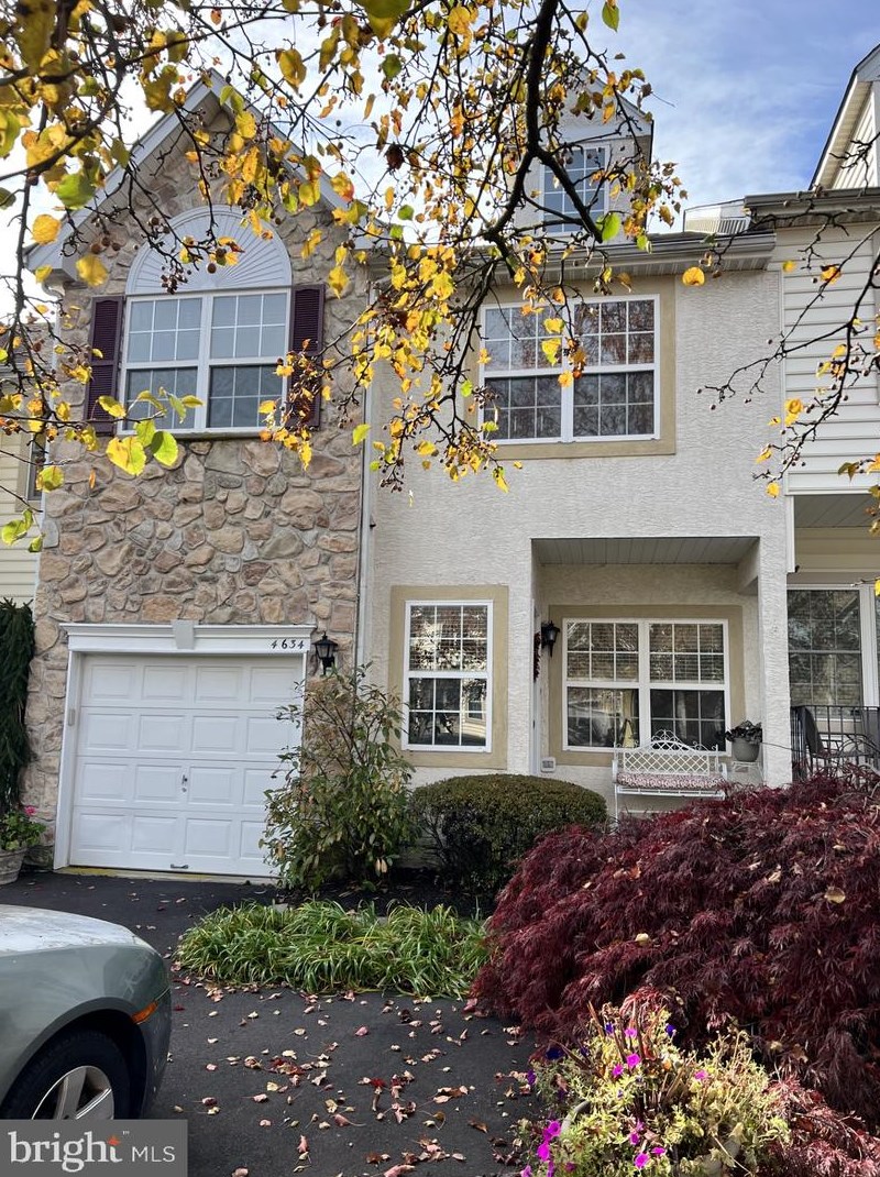 4634 Old Oak Rd, Gardenville, PA