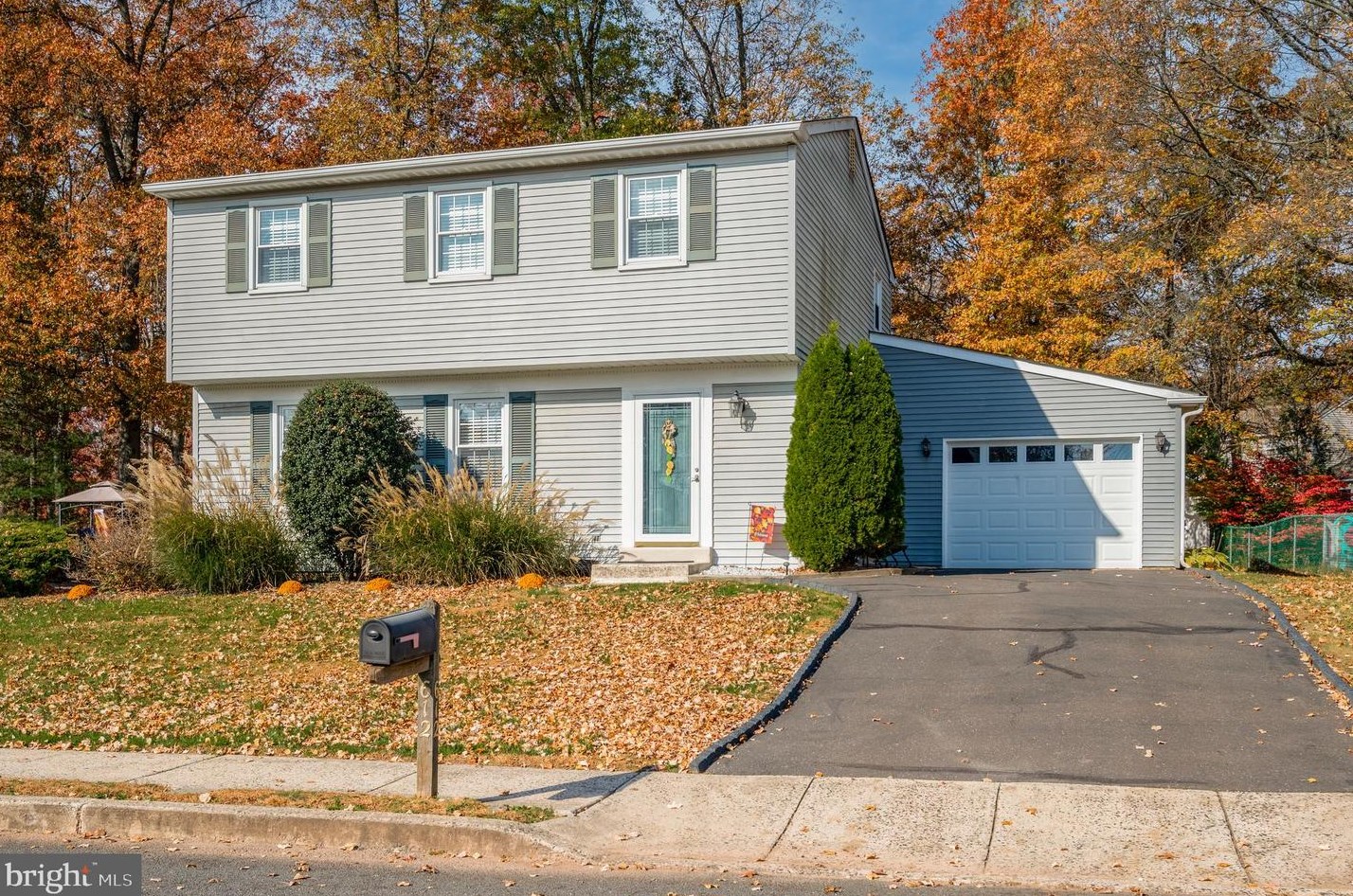 612 Rustic Dr, Perkasie, PA 18944-1035