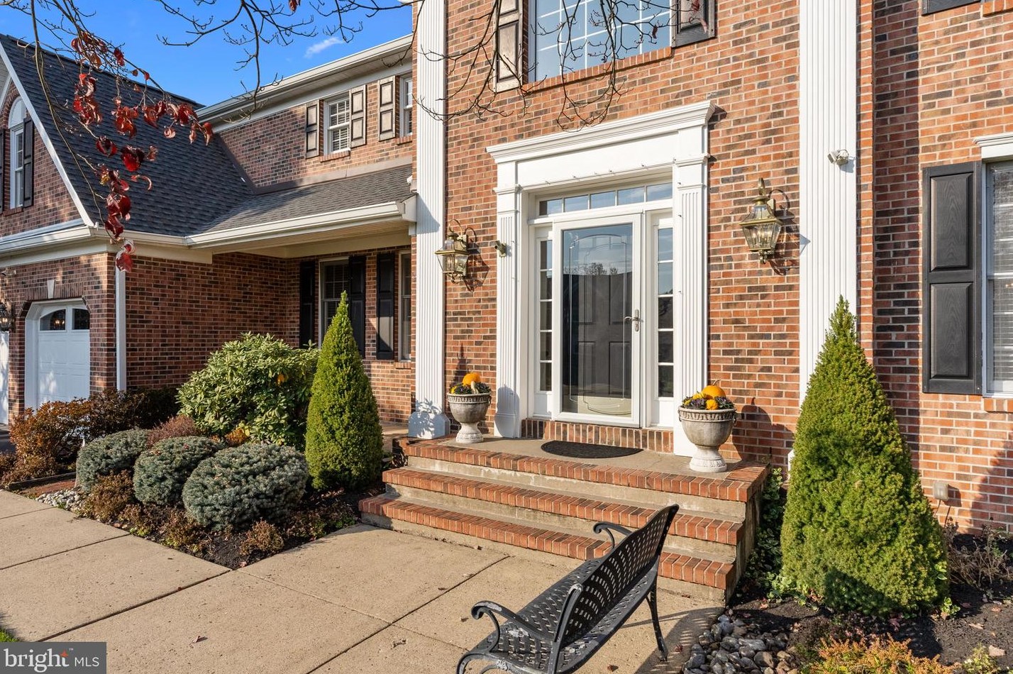 572 Heatons Mill Dr, Langhorne, PA 19047-1519