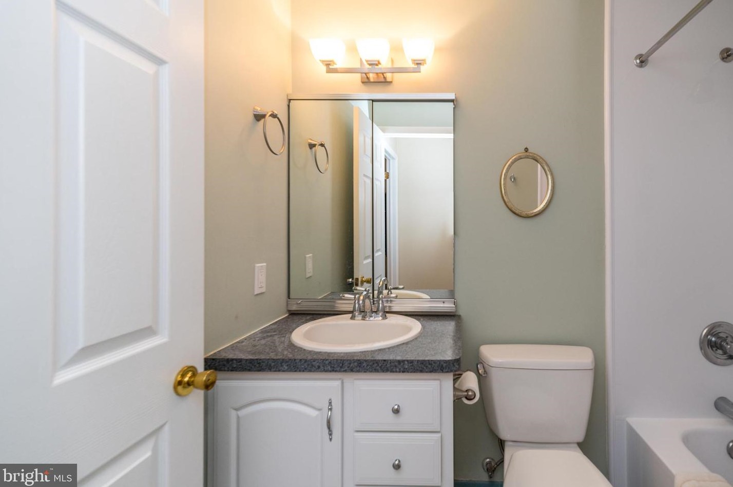 403 Henley Ct, Gardenville PA  18901-2548 exterior