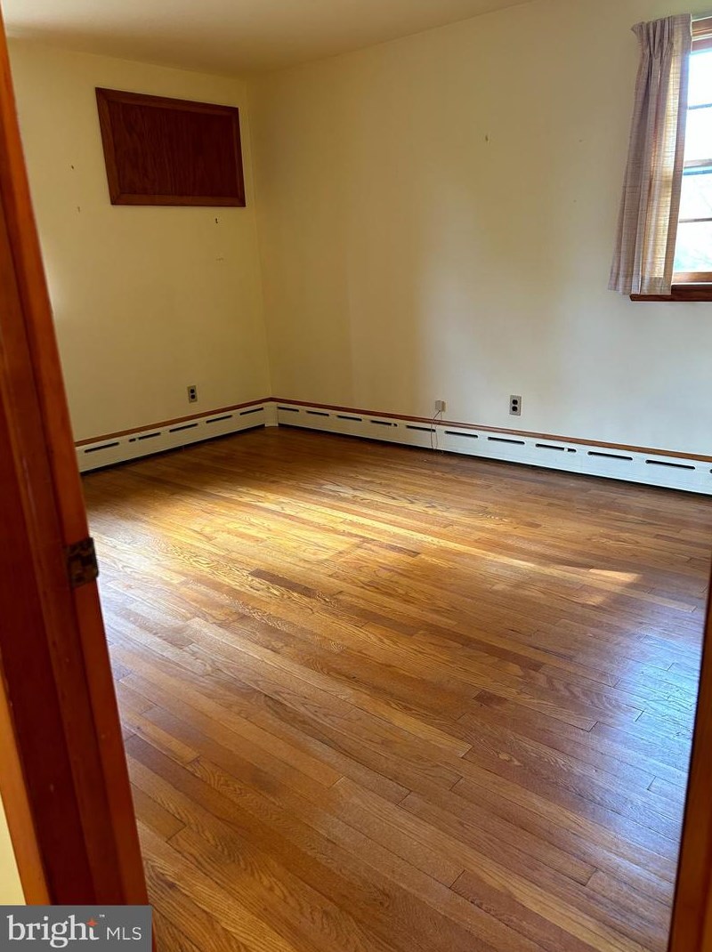 3070 Bedminster Rd, Perkasie, PA 18944
