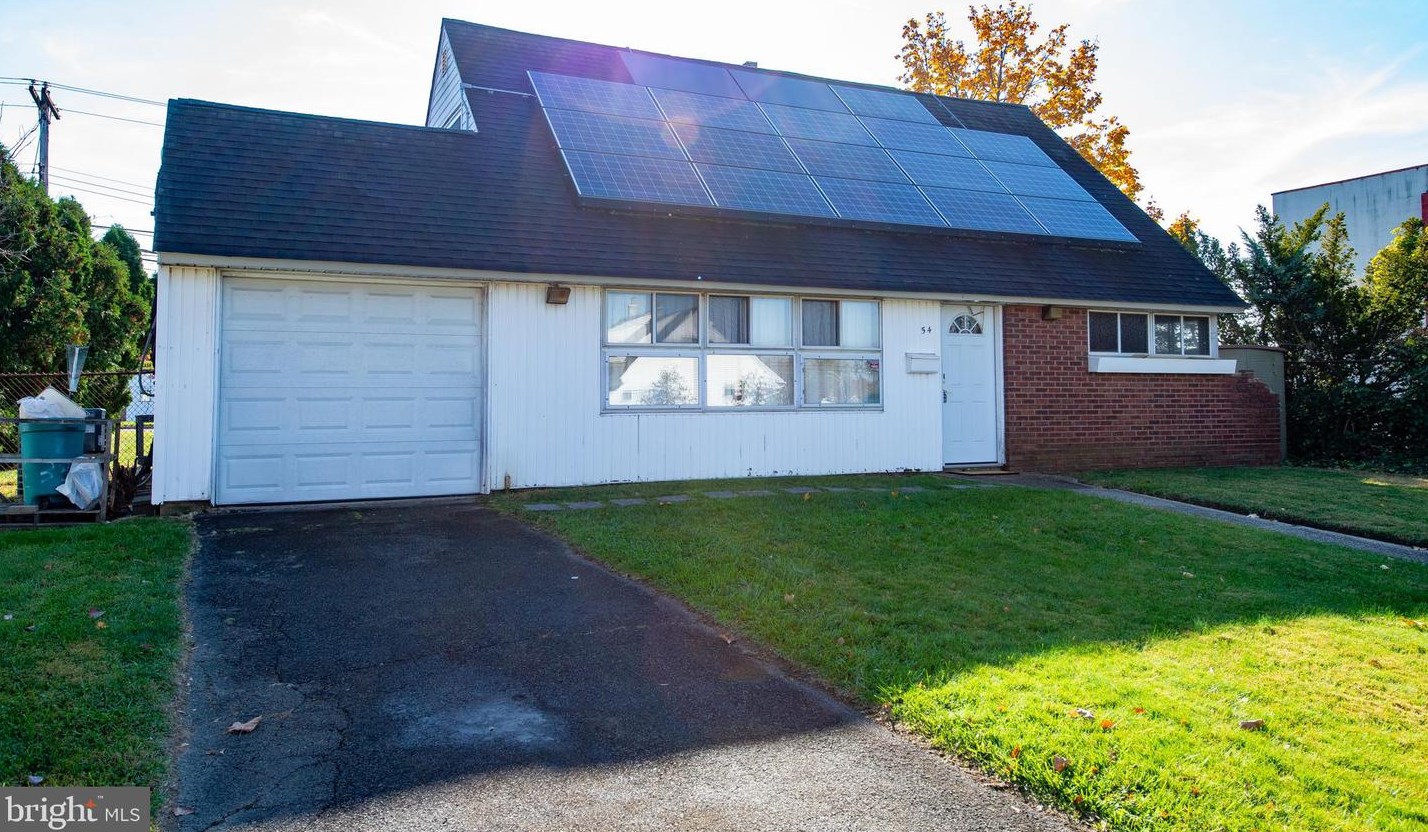 54 Quarry Rd, Levittown, PA 19057-2011