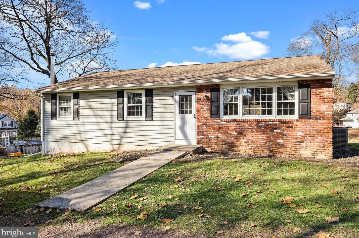323 Bluebell Ave, Langhorne, PA 19047