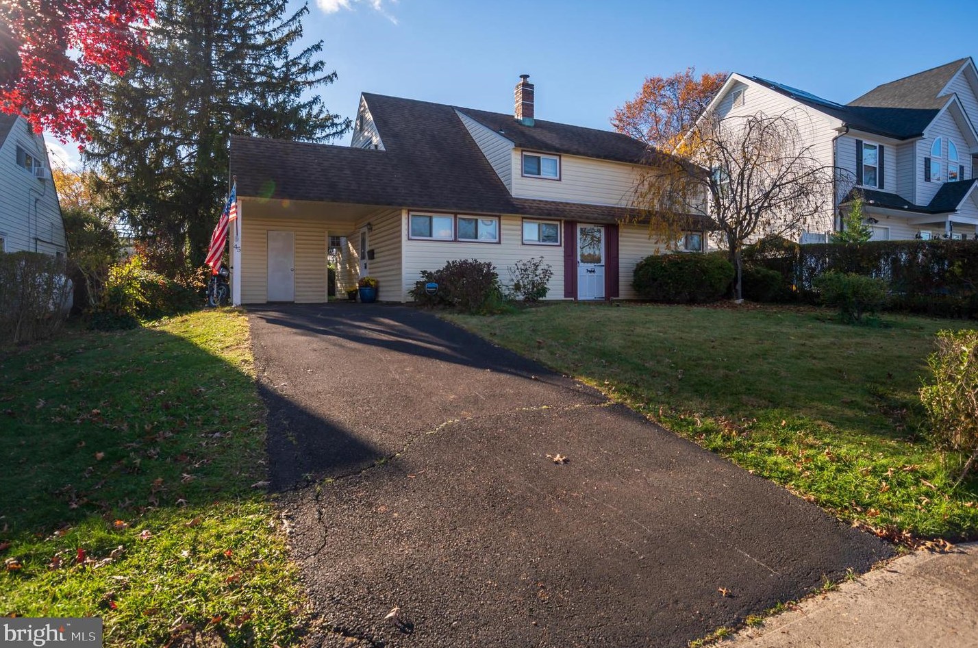 45 Greenbrier Rd, Levittown, PA 19057-3305