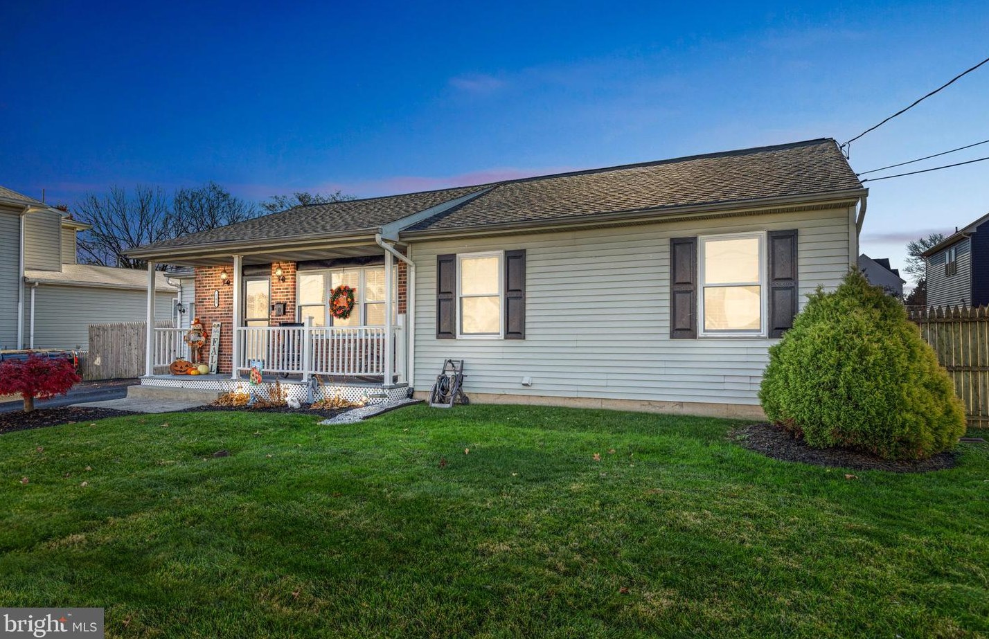 141 Crescent St, Langhorne, PA 19047-5205