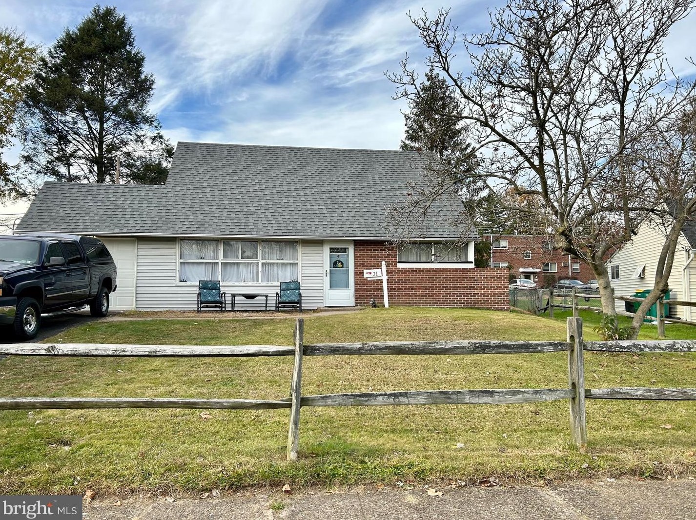 31 Verdant Rd, Levittown, PA 19057-4203