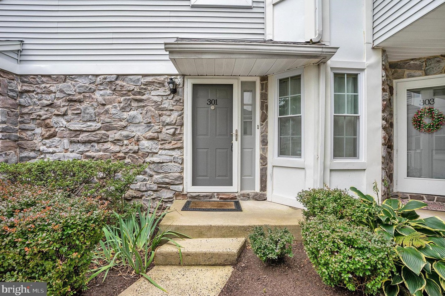 301 Mews Dr, Sellersville, PA 18960