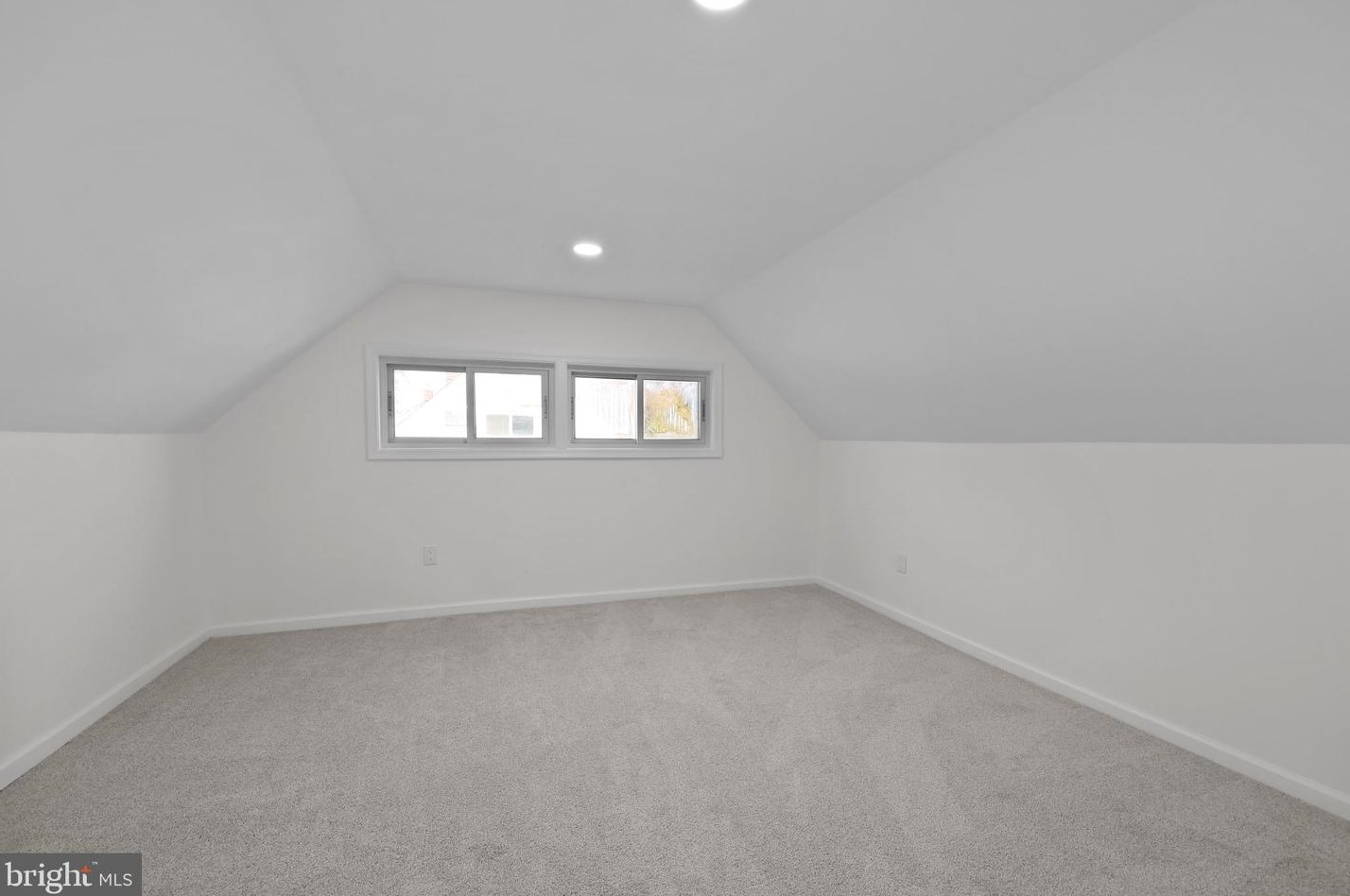 315 Appletree Dr, Levittown PA  19055-1242 exterior