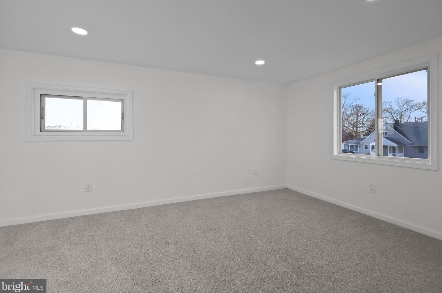 315 Appletree Dr, Levittown PA  19055-1242 exterior