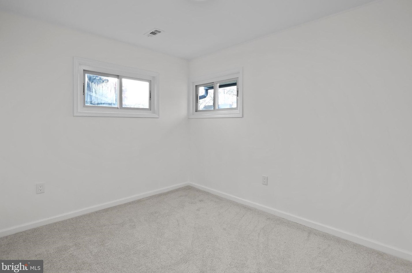 315 Appletree Dr, Levittown PA  19055-1242 exterior