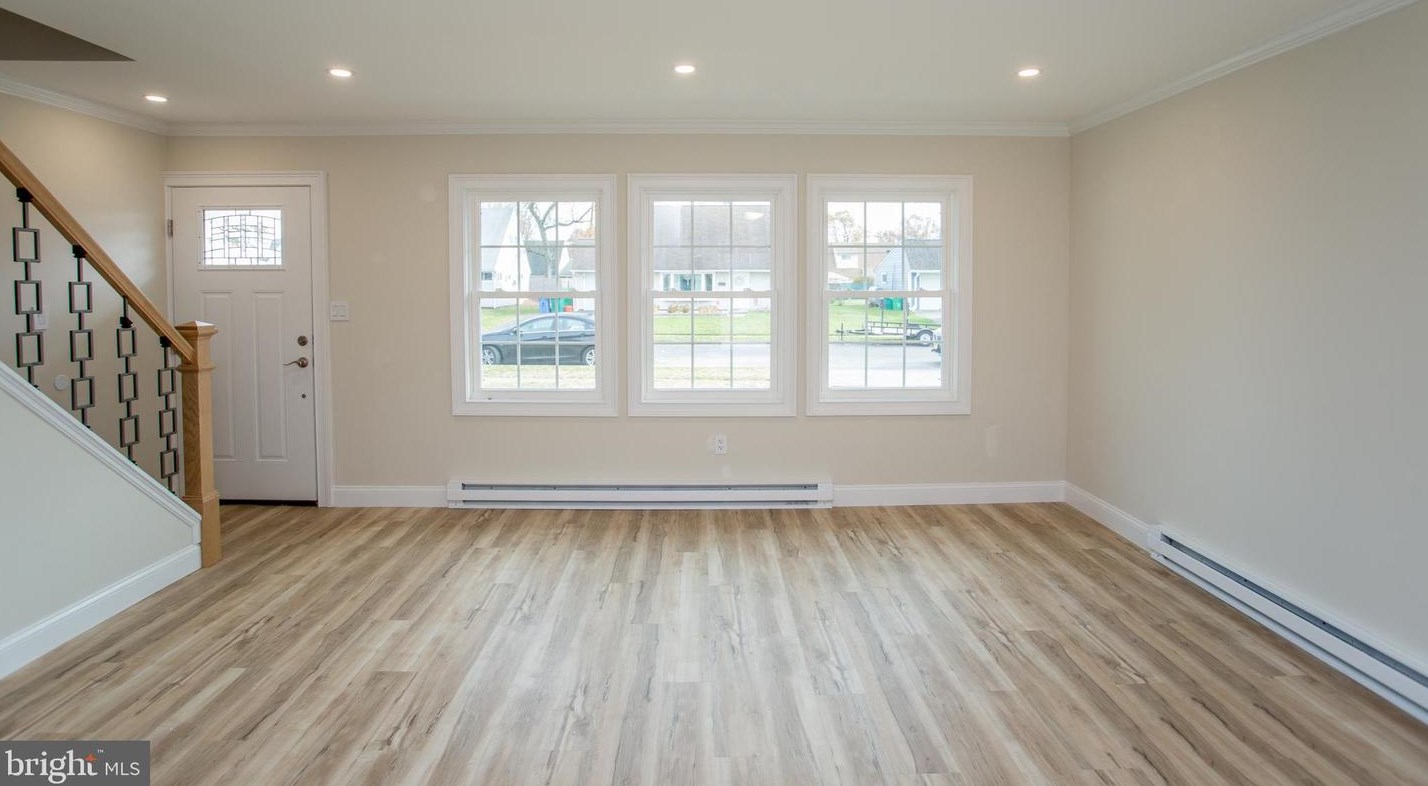 49 Island Rd, Levittown PA  19057-2319 exterior