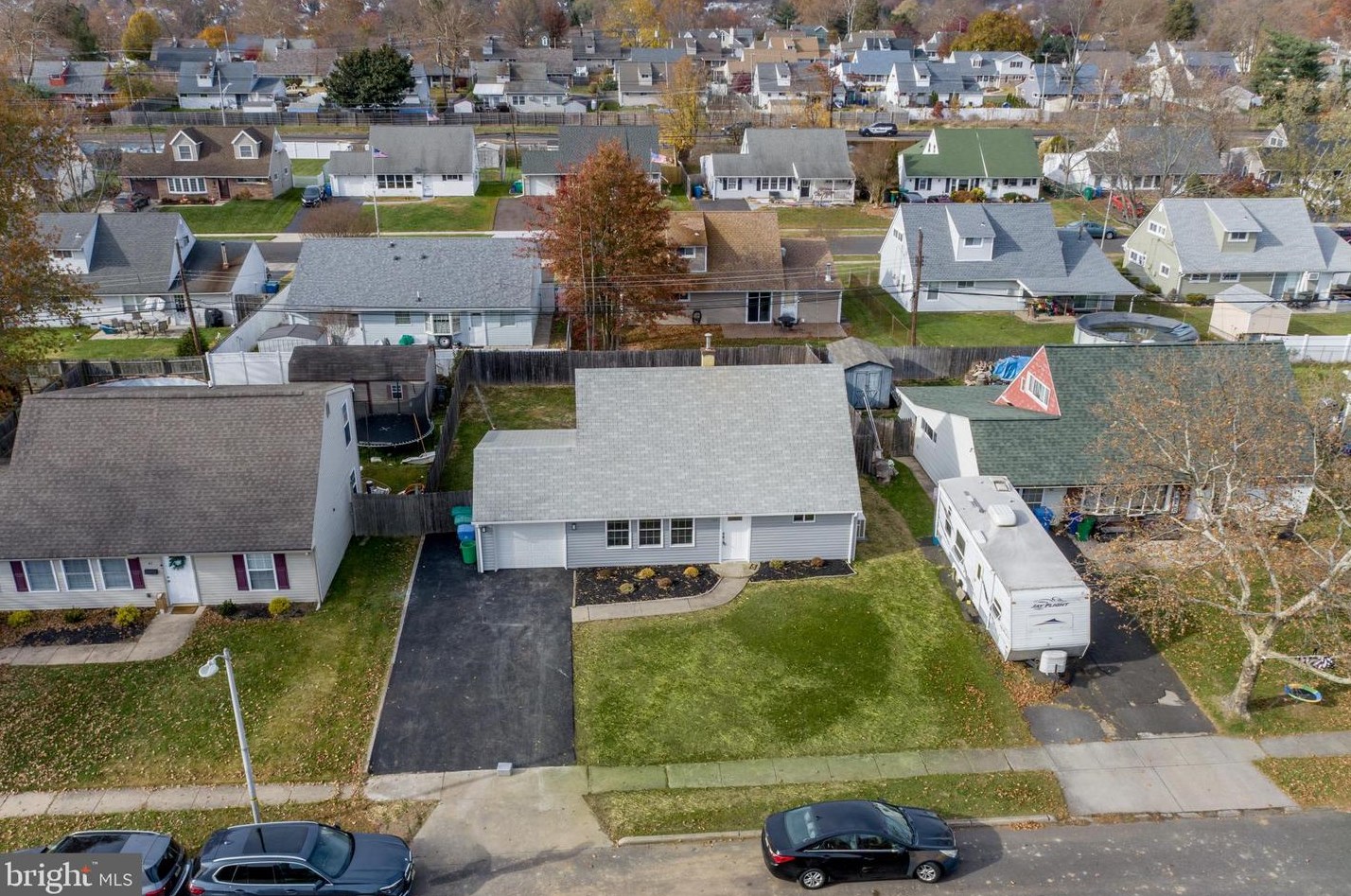 49 Island Rd, Levittown PA  19057-2319 exterior