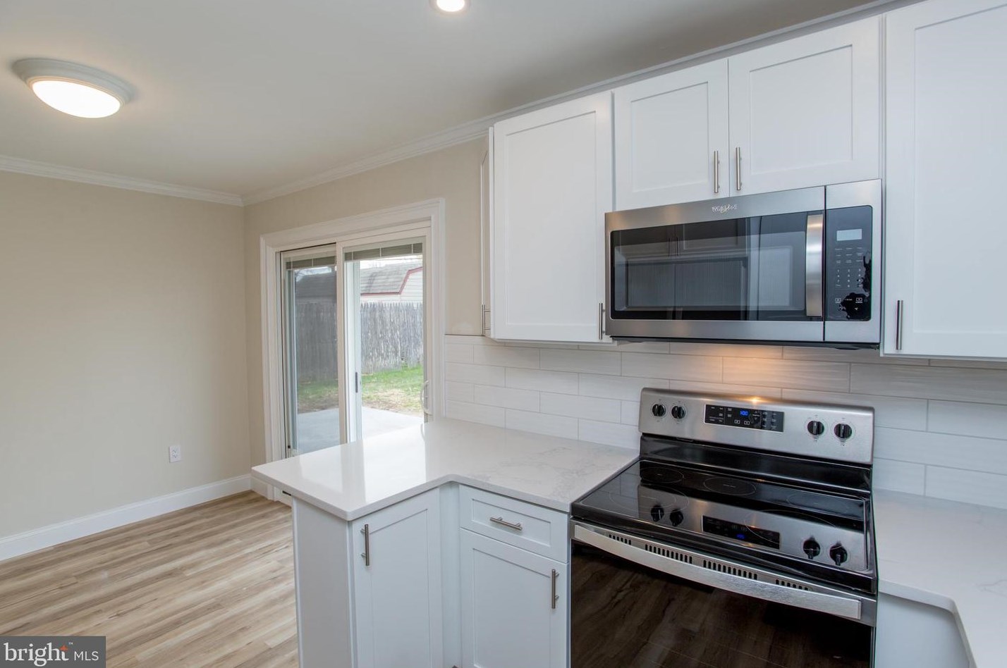 49 Island Rd, Levittown PA  19057-2319 exterior
