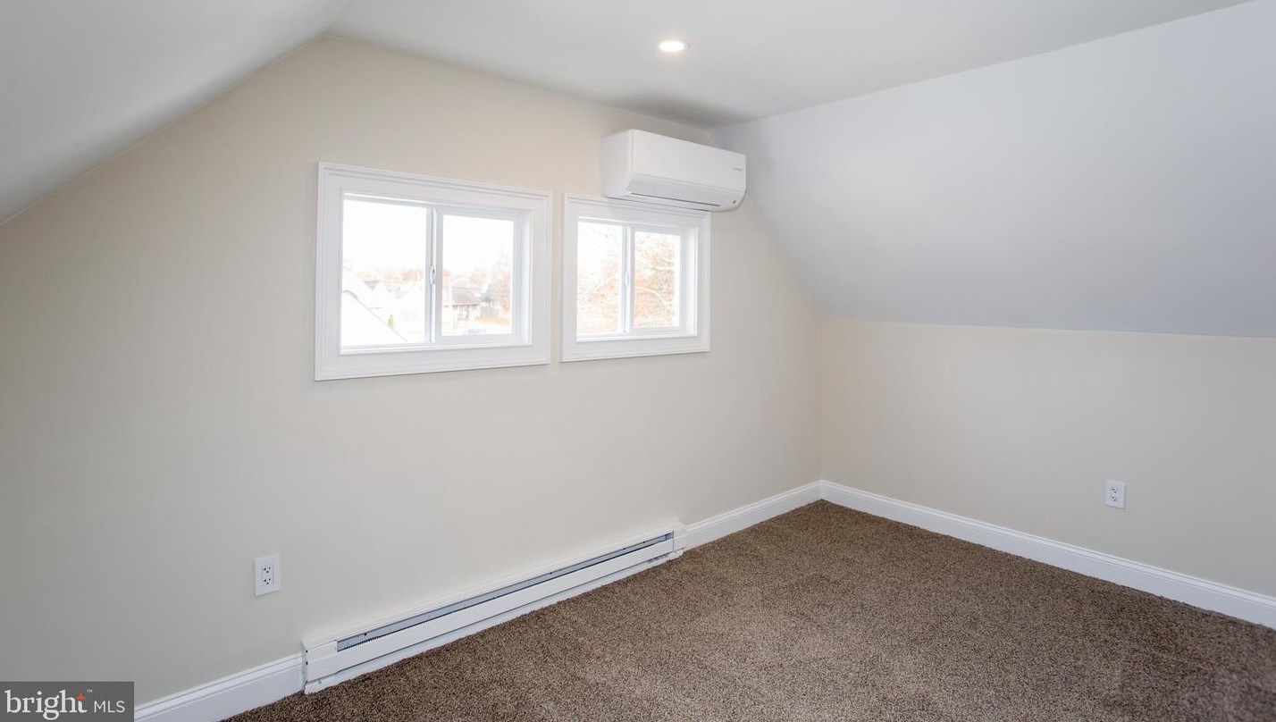 49 Island Rd, Levittown PA  19057-2319 exterior