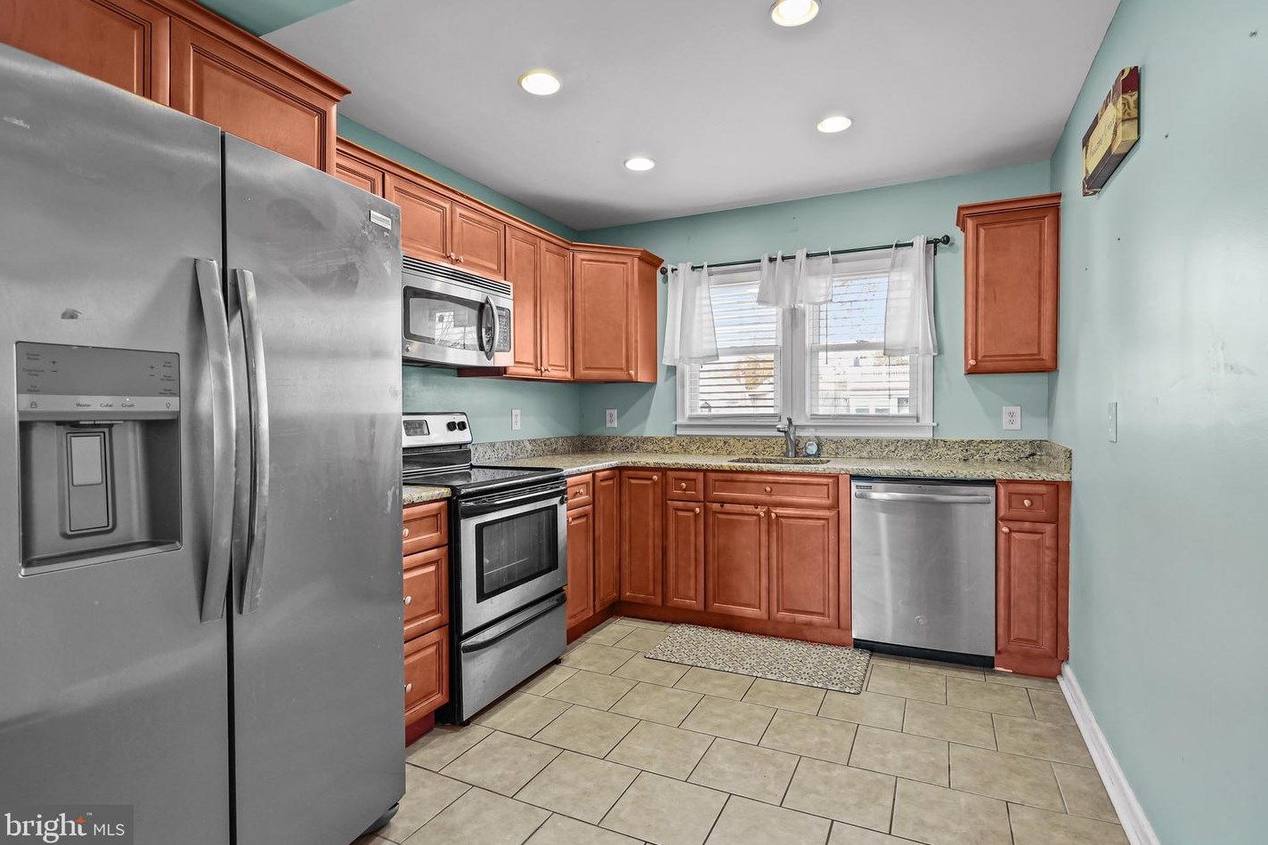 94 Coral Ln, Levittown PA  19055-1610 exterior