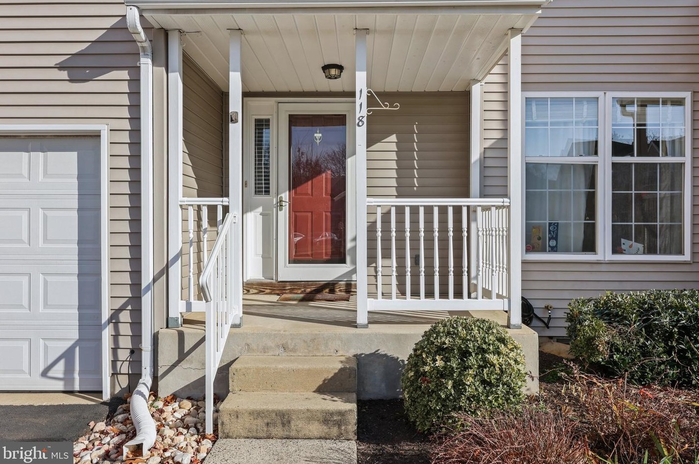 118 Blackfriars Cir, Gardenville, PA