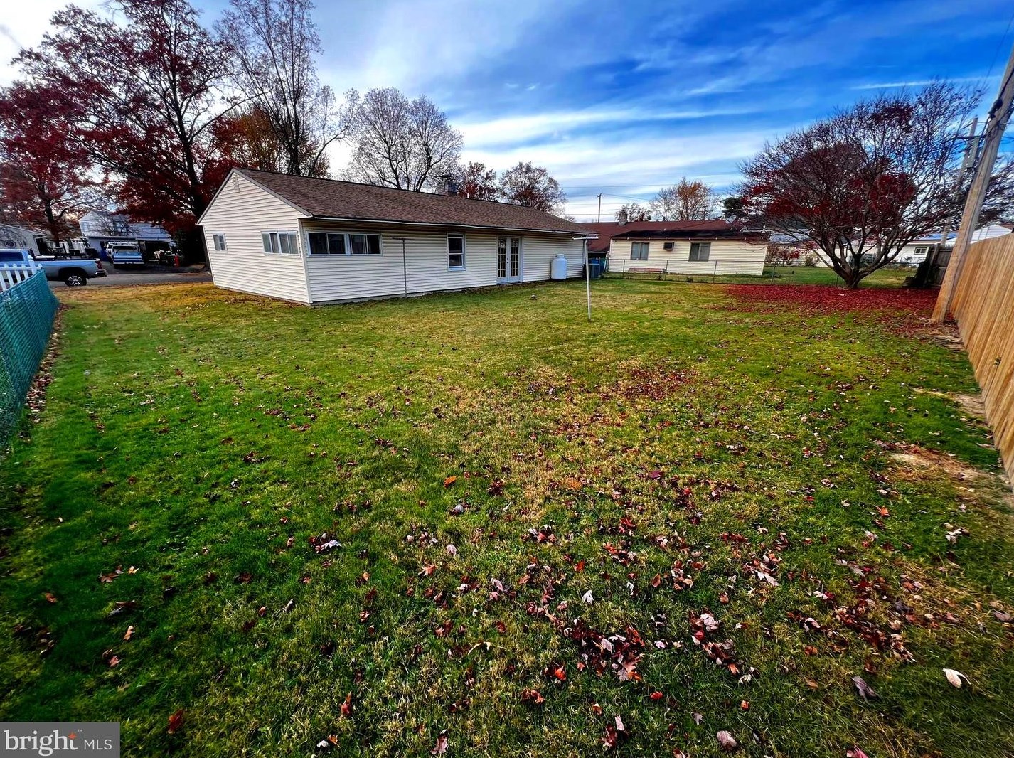 36 Old Spruce Ln, Levittown, PA 19055-1512