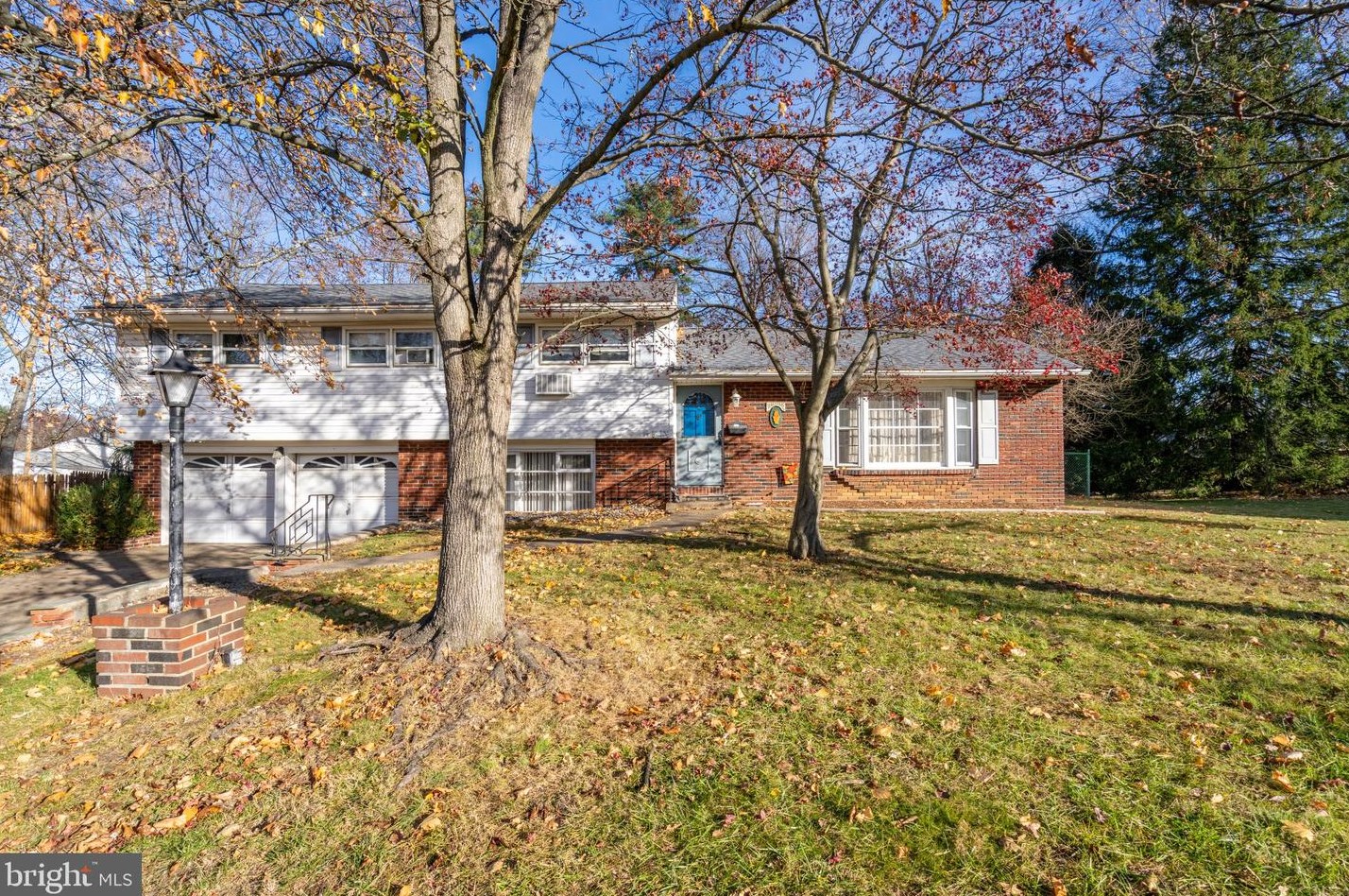7 Patrick Ln, Yardley, PA 19067