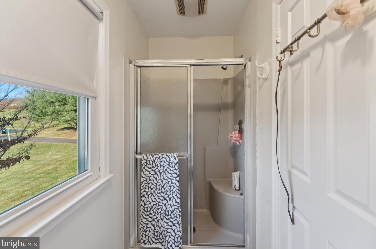 5 Emerald Ct, Upper Makefield PA  18940-2819 exterior