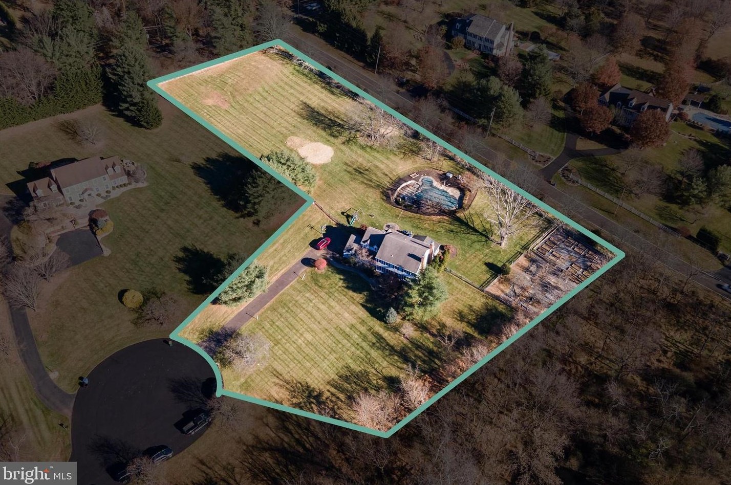 5 Emerald Ct, Upper Makefield PA  18940-2819 exterior