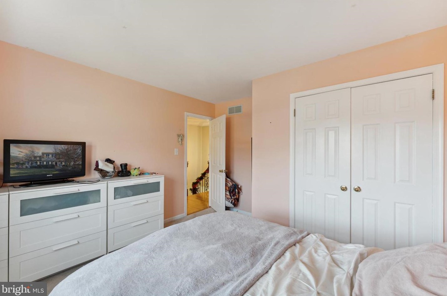 5 Emerald Ct, Upper Makefield PA  18940-2819 exterior