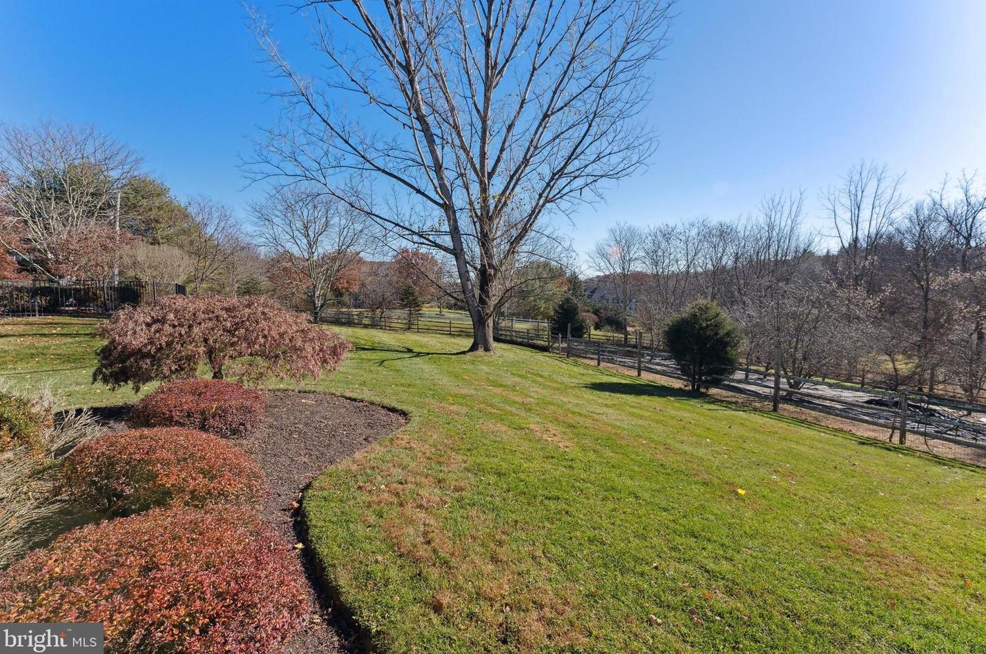 5 Emerald Ct, Upper Makefield PA  18940-2819 exterior