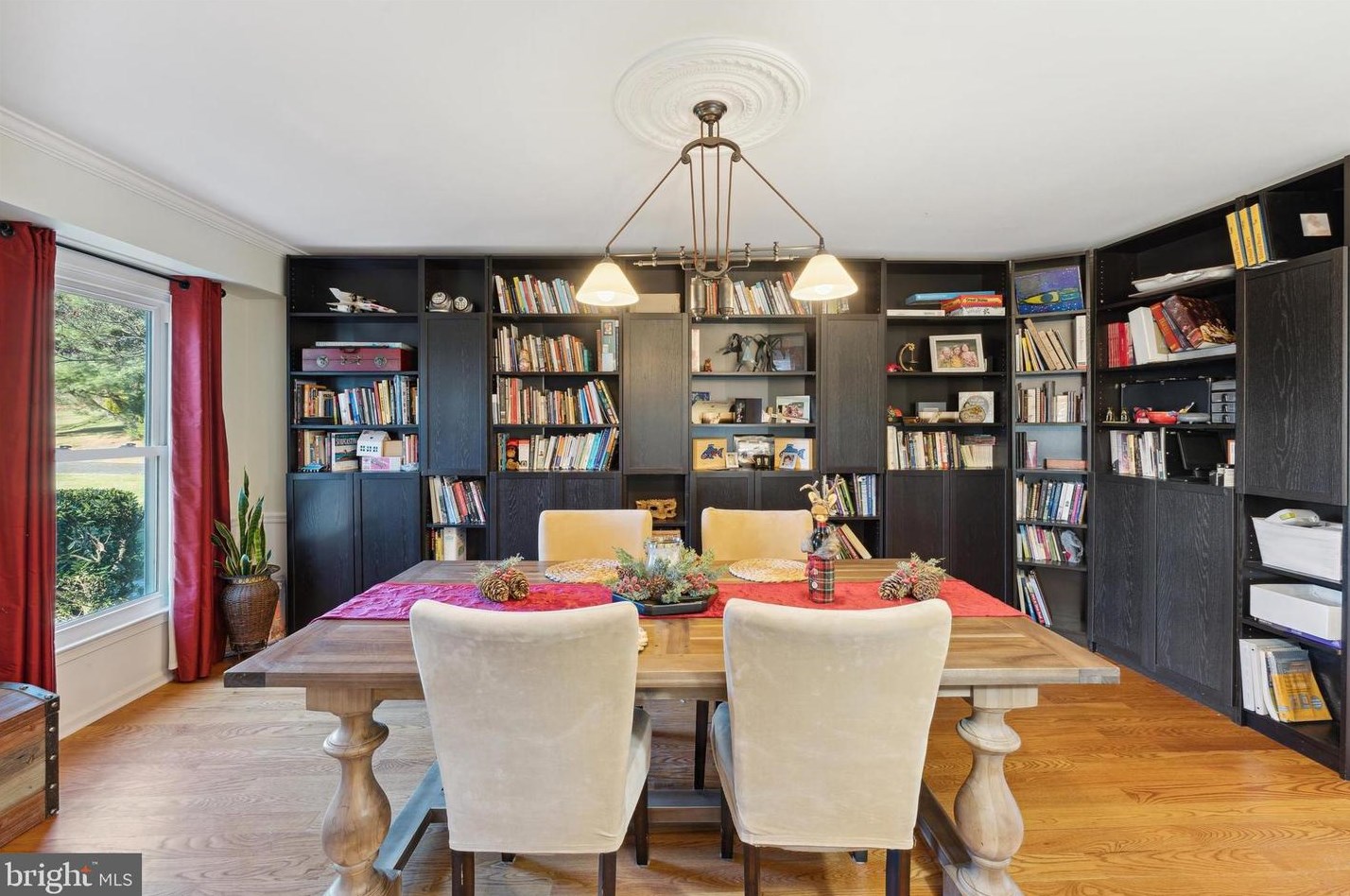 5 Emerald Ct, Upper Makefield PA  18940-2819 exterior