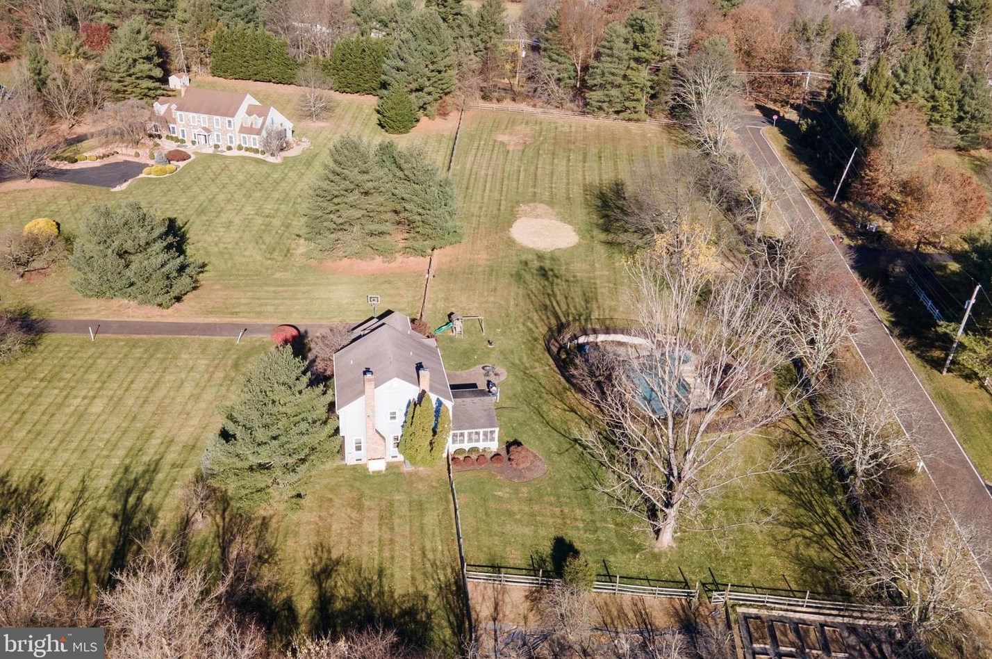 5 Emerald Ct, Upper Makefield PA  18940-2819 exterior