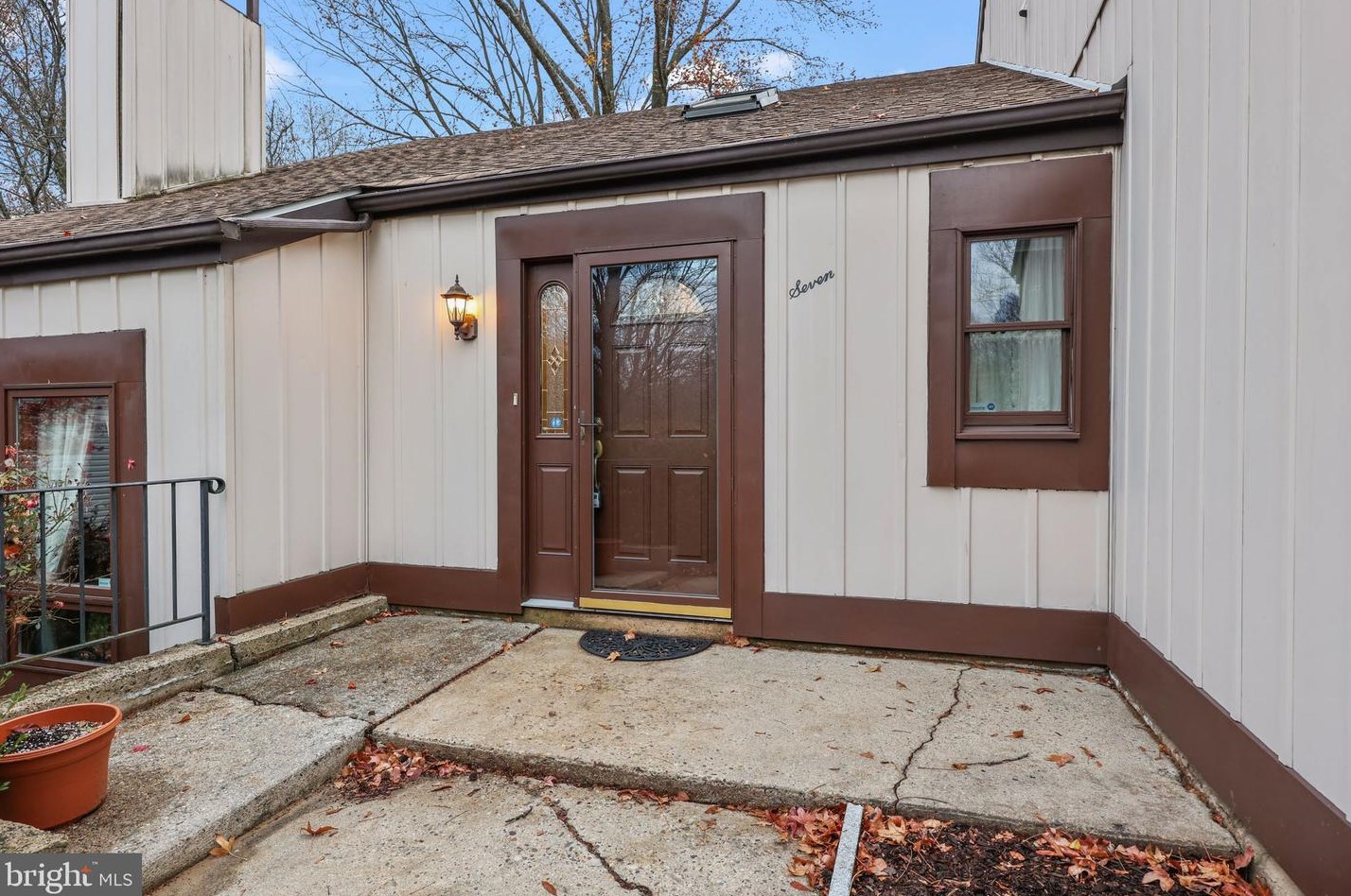 7 Brentwood Ct, Upper Makefield PA  18940-1403 exterior