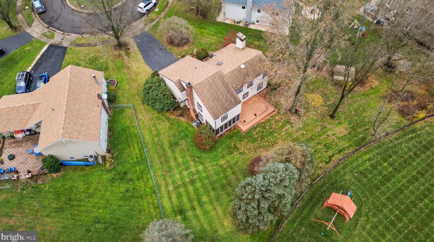 7 Brentwood Ct, Upper Makefield PA  18940-1403 exterior