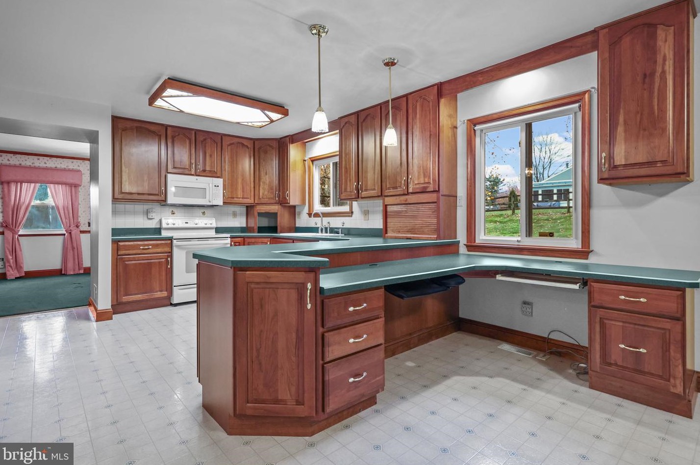 7 Brentwood Ct, Upper Makefield PA  18940-1403 exterior